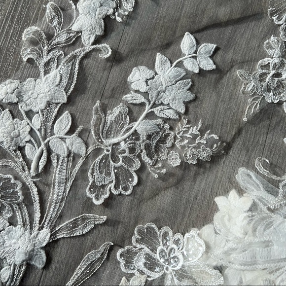 Enzoani Pearl Wedding Dress - Picture 11 of 17